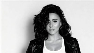 الموت يفجع الفنانة إيمان سلامة 