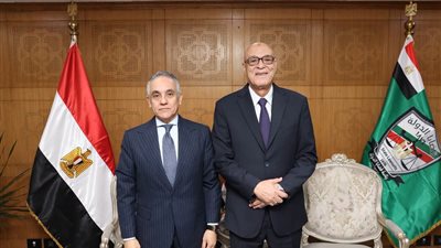  وزير العدل يزور 