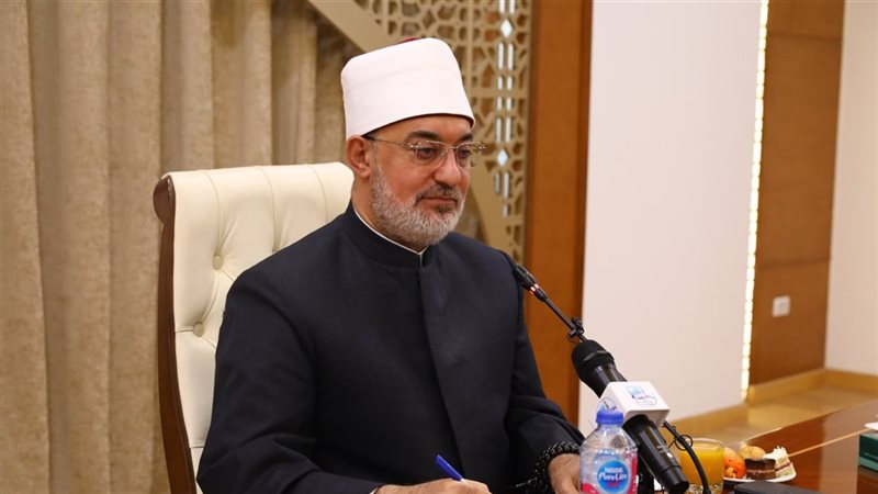 الدكتور نظير عياد،