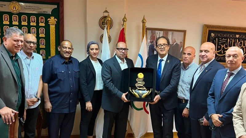 ياسر إدريس يستقبل