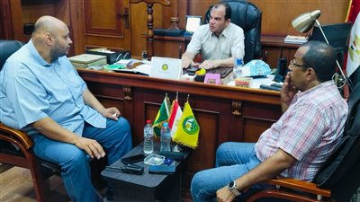 رئيس مركز ميت غمر يمهل شركة المياه يومين لإنهاء شكاوى ضعف الخدمة وتغير اللون