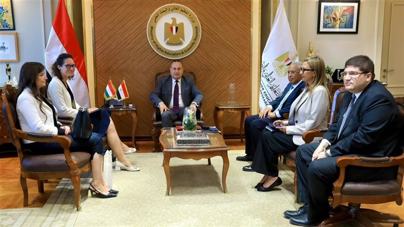 اجتماع الدكتور عبد