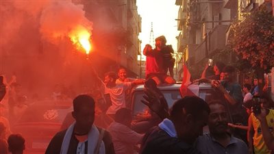 بالمزمار والطبلة، إمام عاشور يشعل أجواء الاحتفال في مسقط رأسه بالسنبلاوين (فيديو وصور)