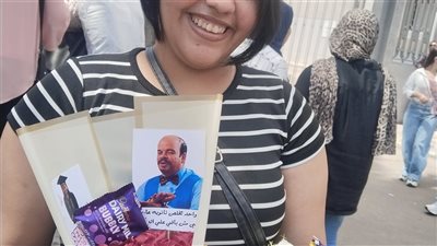 بالزهور والزغاريد، فرحة عارمة لطلاب الثانوية العامة بالإسكندرية بانتهاء ماراثون الامتحانات (فيديو)