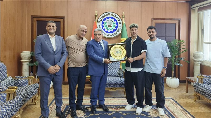 لحظة التكريم، فيتو