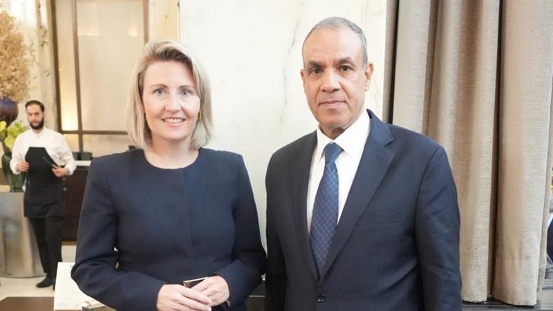 عبد العاطى مع سوزان