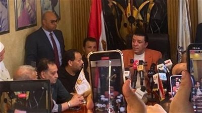 صوتك نشاز تشعل حربا، تفاصيل أزمة مصطفى كامل وطارق الشناوي حول الحدود بين المنصب والنقد