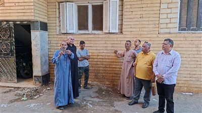 وعدونا 20 عاما فخذلونا، أهالي عرب أبو عيد بطوخ يستغيثون من تسرب مياه الصرف الصحي لجدران منازلهم (فيديو) 