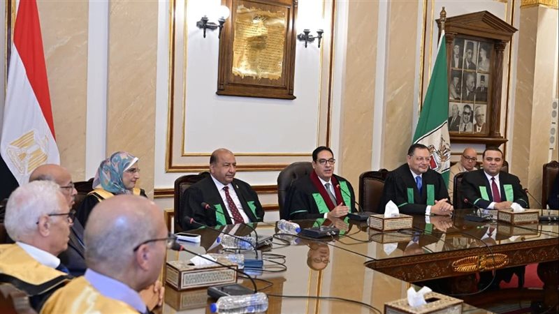اجتماع رئيس جامعة