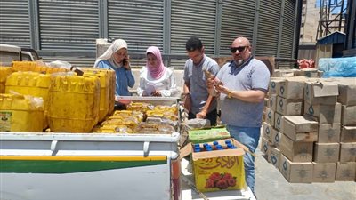 ضبط 900 لتر زيت طعام غير صالح للاستهلاك الآدمي بكفر الشيخ (صور)