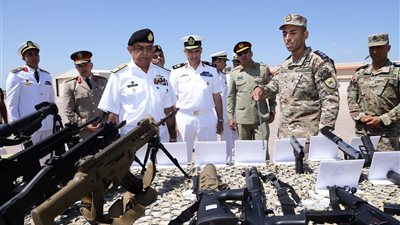 قائد القوات البحرية يؤكد أهمية تنسيق الجهود لتعزيز التعاون المشترك مع باكستان