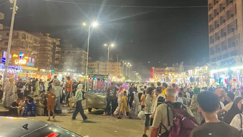 زحام وإقبال ليلي