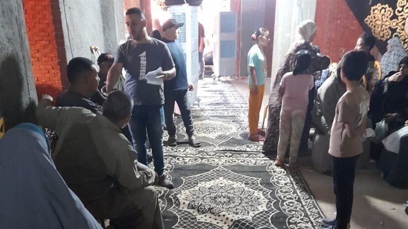 إقبال على قافلة مجانية