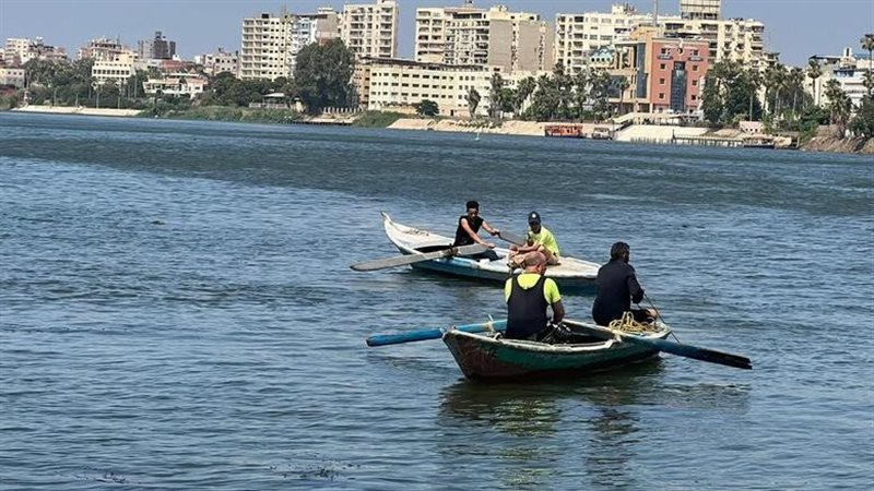  مياه بحر البنات،