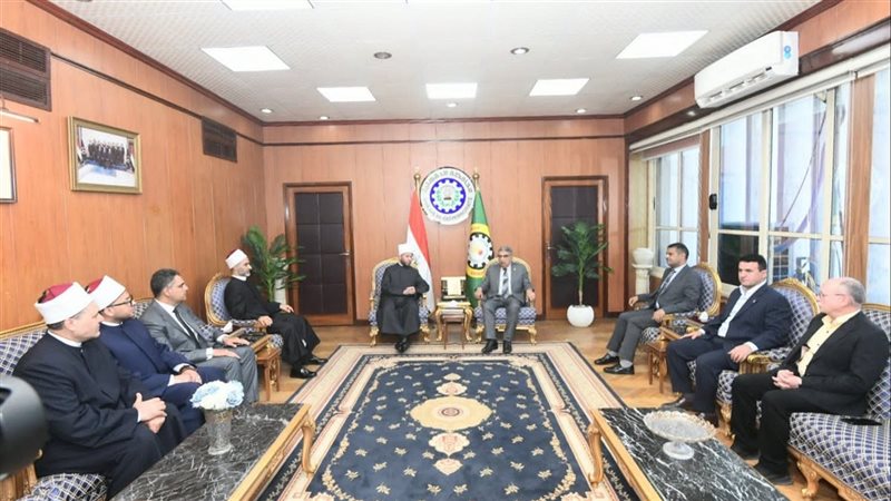 محافظ الدقهلية ووزير