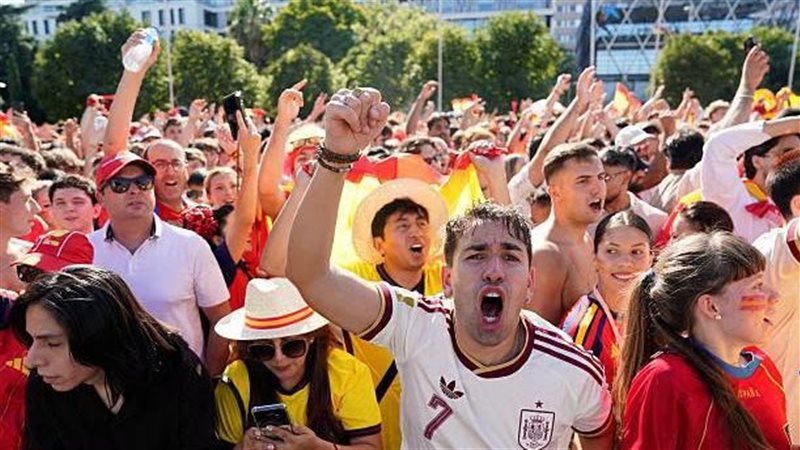 جماهير إسبانيا والأرجنتين