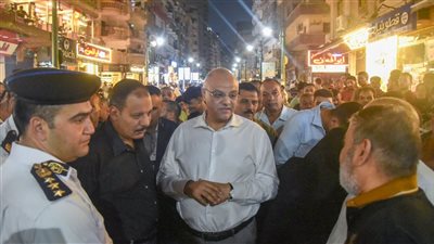 محافظ الإسكندرية يقود حملة مكبرة بشارع خالد بن الوليد لإزالة الإشغالات والتعديات
