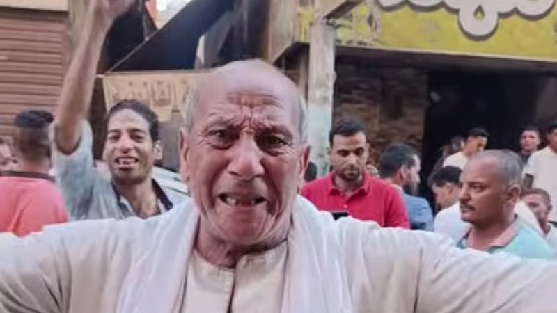 جد الطفلة لارين:
