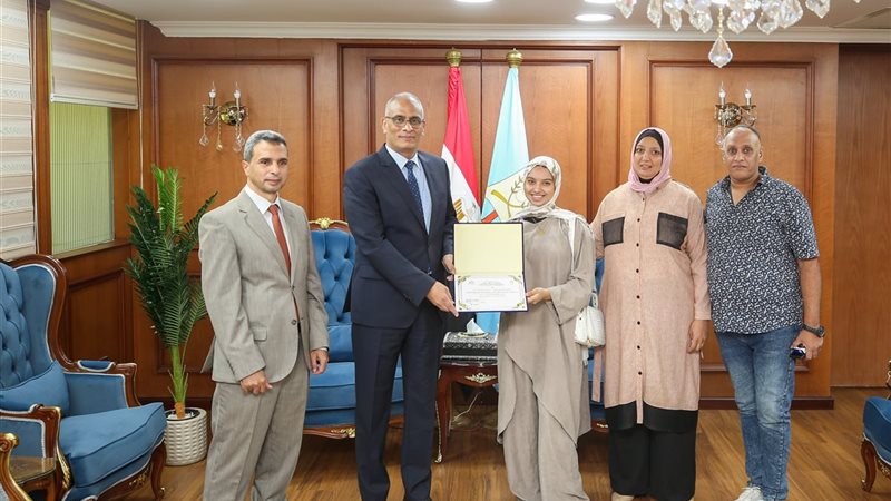 تكريم اوائل الشهادة
