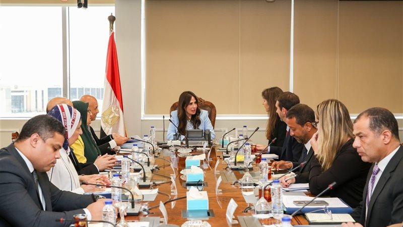 وزيرة الإسكان تستقبل