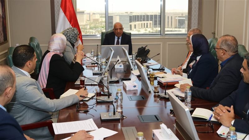 اجتماع وزير الكهرباء