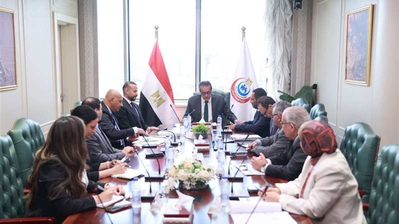 وزير الصحة يبحث تعزيز