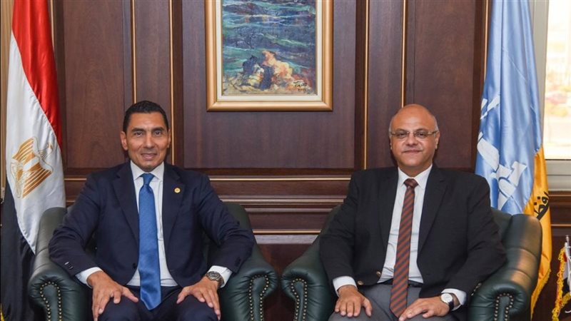 وزير الشباب ومحافظ