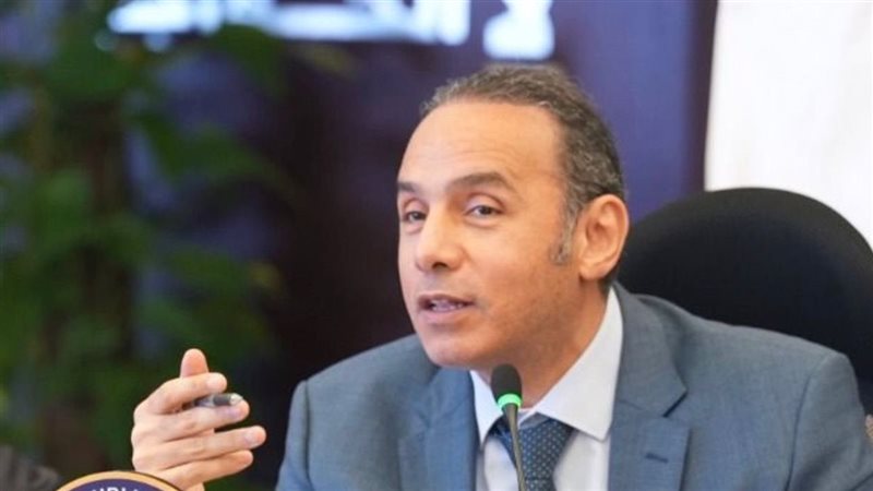  إسلام عزام، رئيس