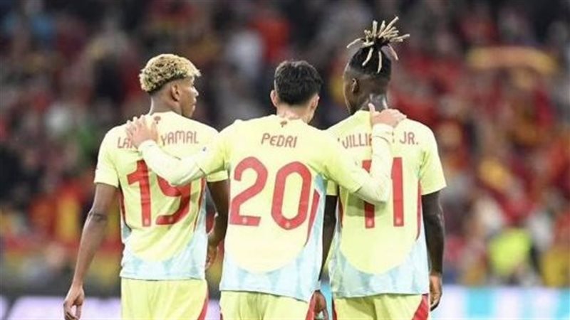 بيدري مع يامال ونيكو
