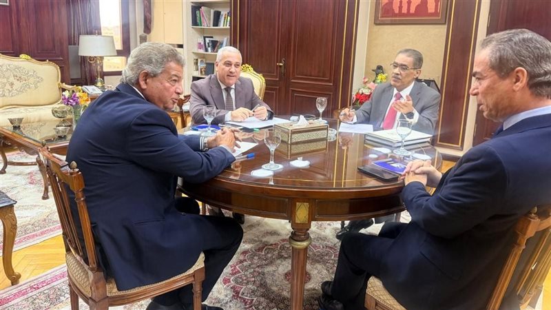 اجتماع وزير الإعلام