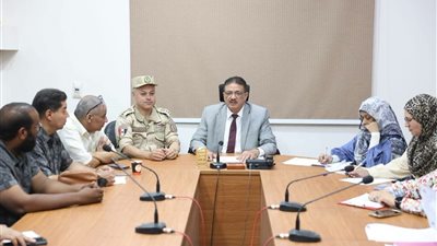 الوادي الجديد تستهدف تعظيم الاستفادة من مصنع الملابس الجاهزة بالخارجة