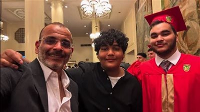 أيمن بهجت قمر يحتفل بانطلاقة نجله أدهم في التلحين عبر ألبوم عمرو دياب الجديد