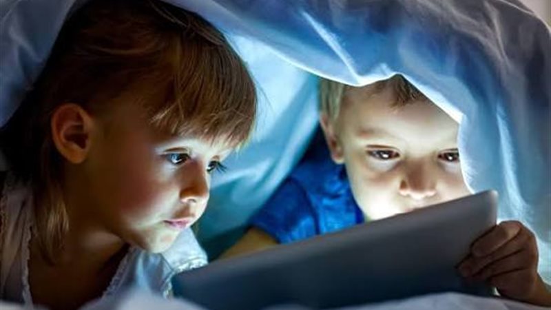 استخدام الأطفال للموبايل