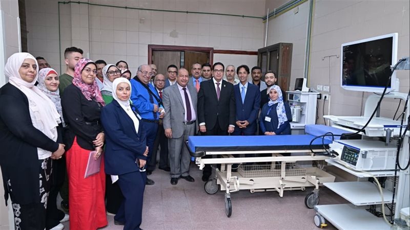 جولة رئيس جامعة القاهرة