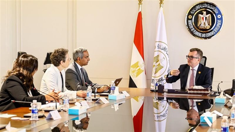 جانب من اجتماعات