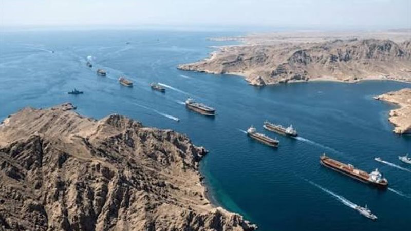 إعلام إسرائيلي: إيران تراجعت عن مطلب فرض رسوم عبور في مضيق هرمز