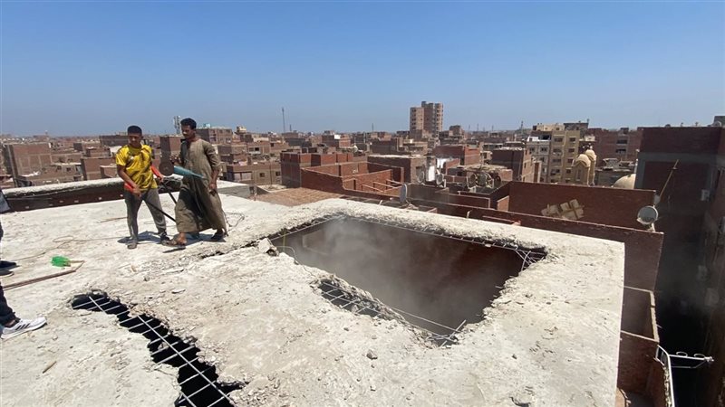متابعة إزالة برج