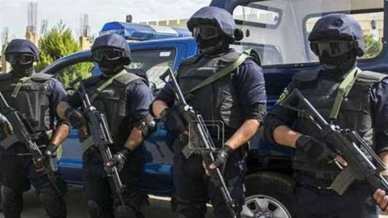  قوات الشرطة ، فيتو