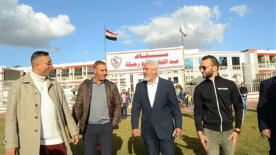 خولييت بتابع مباراة زمالك 2008 ومصر المقاصة| صور 