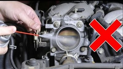 صيانة السيارات.. احذر من مخاطر تنظيف بوابة محرك السيارة