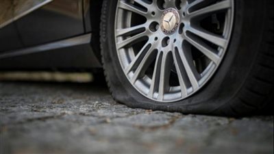 صيانة السيارات.. طرق تغيير الإطارات المثقوبة 
