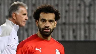 شاهد | محمد صلاح والشناوي يحتفلان مع مشجعي مصر بالتأهل لدور الـ 16 بأمم أفريقيا