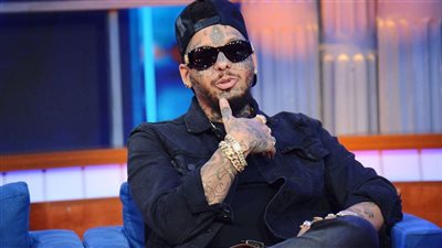 بعد التحقيق معه في 21 تهمة.. القضاء التونسي يبرئ مغني الراب الشهير 