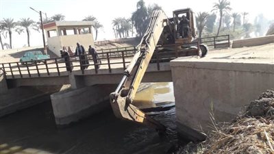  تطهير وصيانة الترع والمجاري المائية بأسيوط 