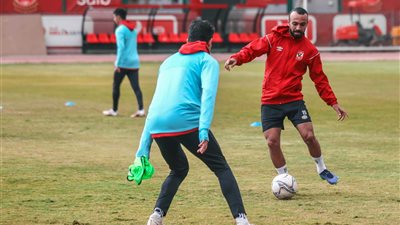 بعد التعافي من كورونا والبرد.. سداسي الأهلي ينتظمون في التدريبات