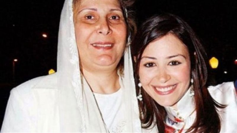 الفنانة زيزي مصطفي