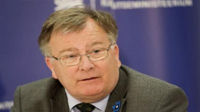 الخيانة العظمى.. اتهامات لوزير الدفاع الدنماركي السابق بإفشاء أسرار بلاده 