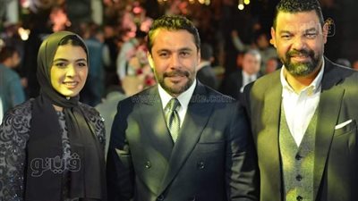 أحمد حسن وزوجته وفتحي والسقا في حفل زفاف ابنة شوقي غريب | صور 