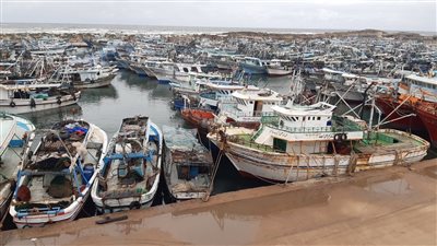 غلق ميناء البرلس بكفر الشيخ لسوء الأحوال الجوية 