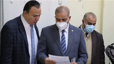 أبرز مشاهد اليوم الأول بامتحانات كليات الأزهر.. تطبيق الإجراءات الاحترازية وجولة للقيادات